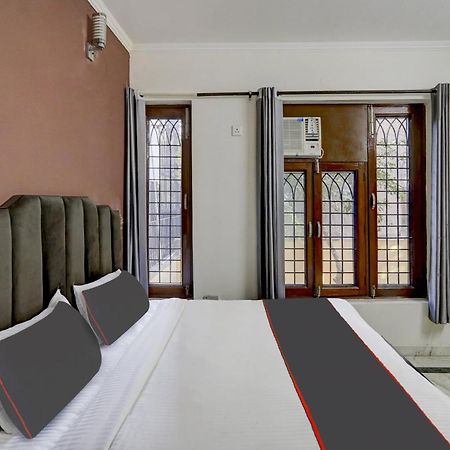 Super Capital O Uk House Residency Hotel Gurgáon Kültér fotó