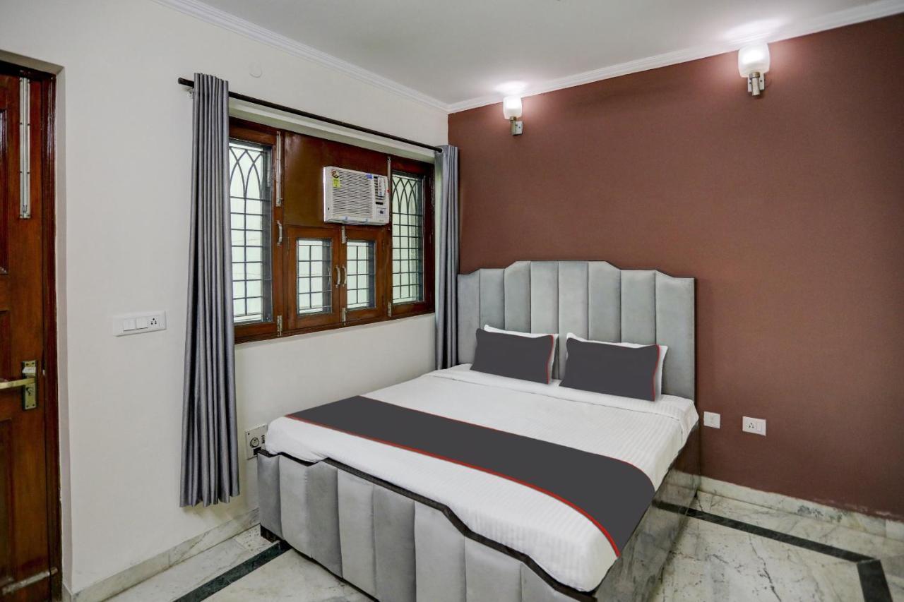 Super Capital O Uk House Residency Hotel Gurgáon Kültér fotó