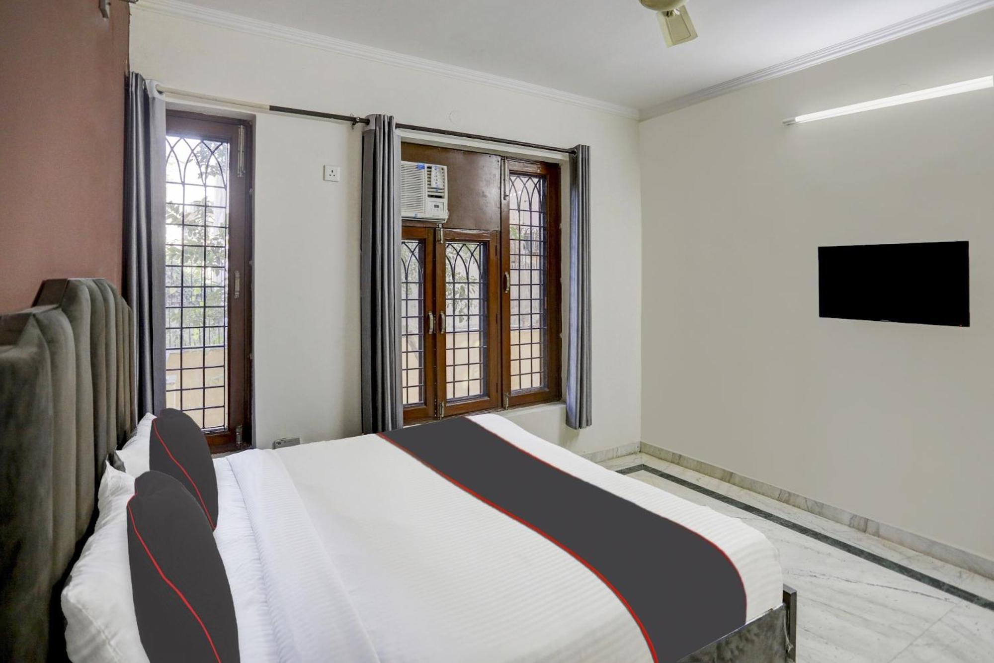 Super Capital O Uk House Residency Hotel Gurgáon Kültér fotó