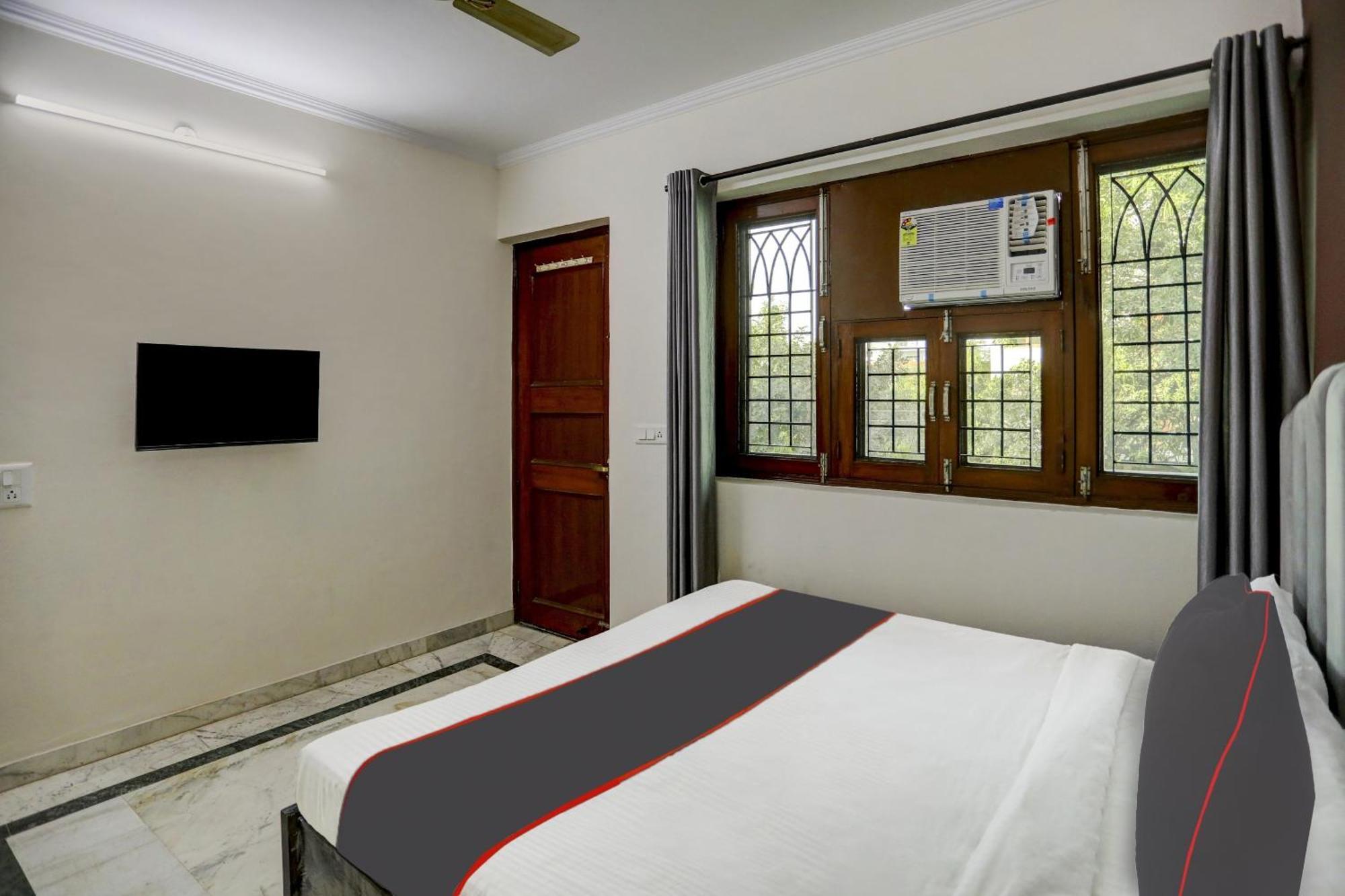 Super Capital O Uk House Residency Hotel Gurgáon Kültér fotó