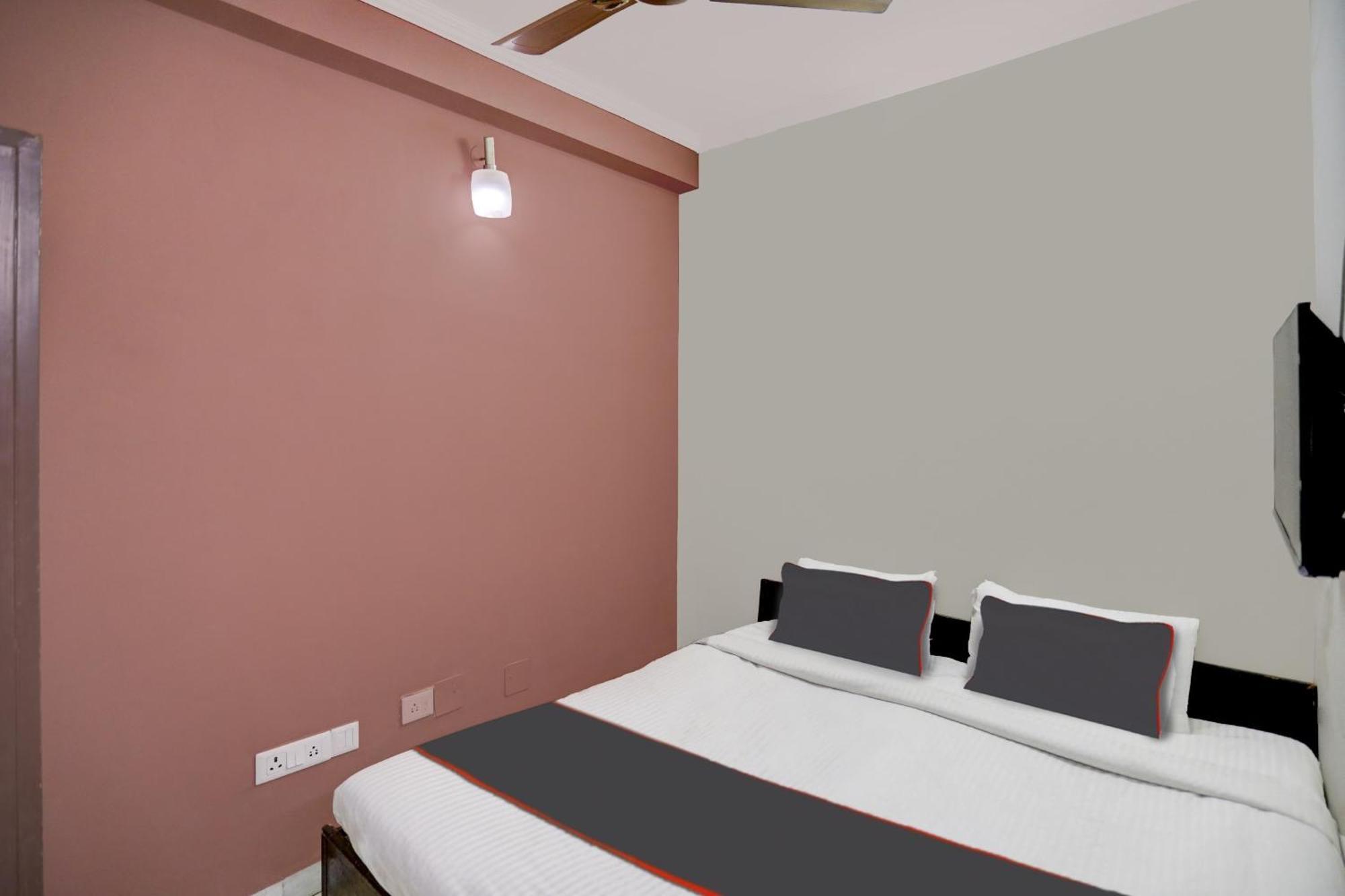 Super Capital O Uk House Residency Hotel Gurgáon Kültér fotó